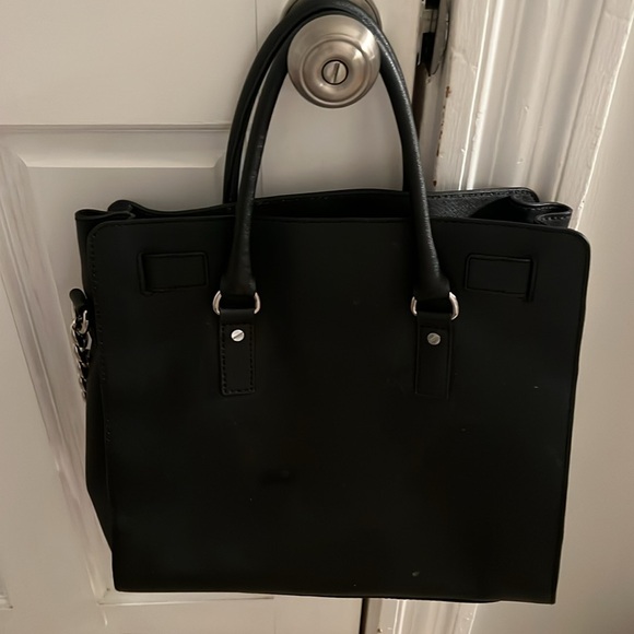 Black and silver Michael Kors bag and wallet. - Picture 2 of 4